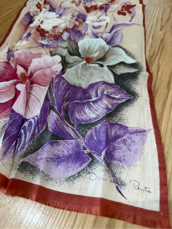 Oscar de la Renta Accessories - Oscar de la Renta Floral Silk Scarf